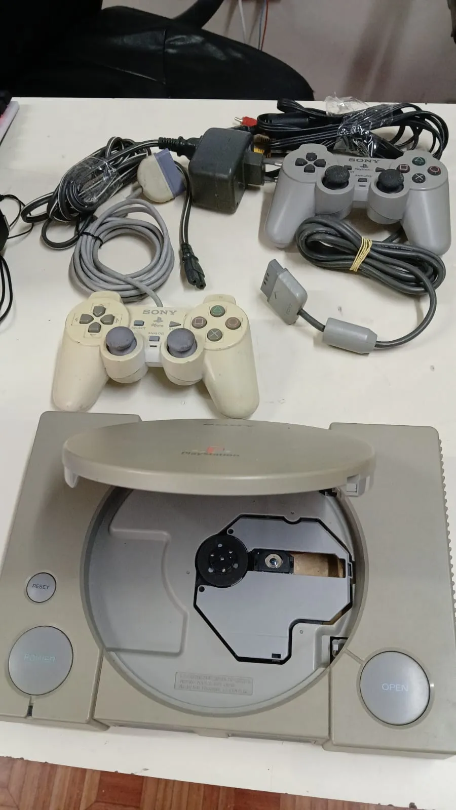 CL/ Felipe Murilo Matos de Souza /PLAYSTATION ONE FAT 239,00 SEGUIDOS 9,00