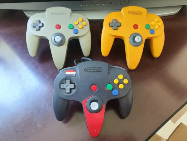 KF/ Adones /CONTROLES N64 77,00 SEGUIDOS DE 5,00