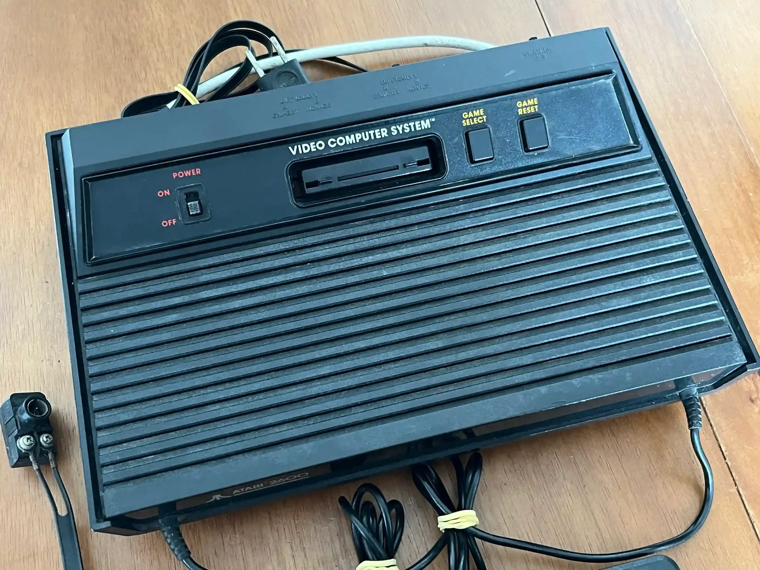 07/ ATARI 2600S😲177,00 SEGUIDOS DE 9,00