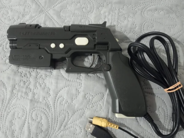 E7/ LEONIR VICENTE JUNIOR /GUNCON 2 NAMCO😲64,00 SEGUIDOS DE 8,00