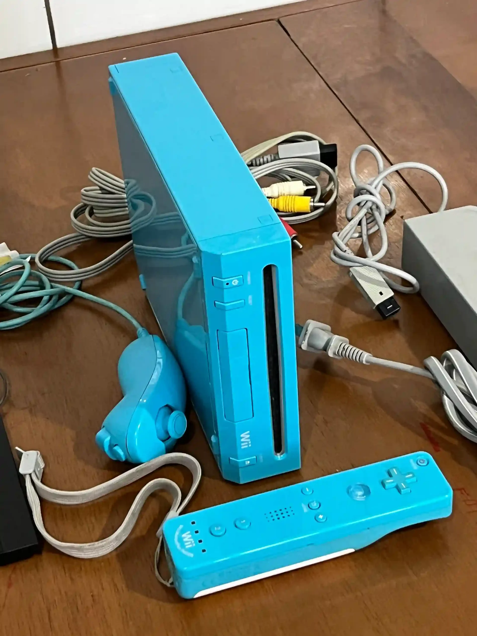 CX/ WII EDIÇÃO NINTENDO BLUE😍258,00 SEGUIDOS DE 50,00 ARREMATE 657,00