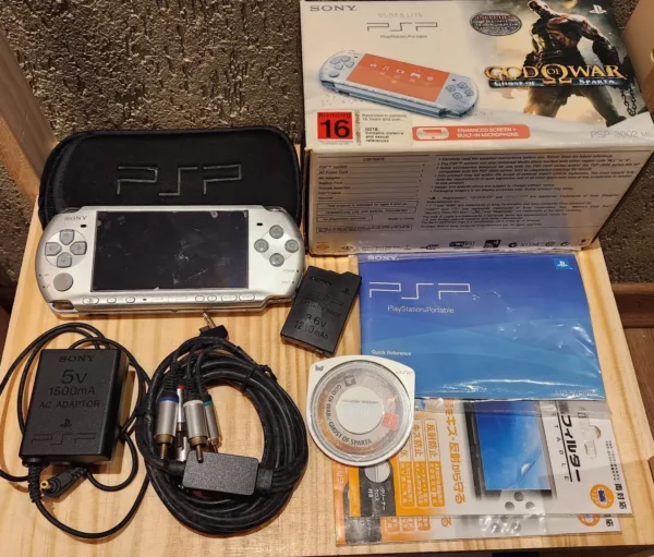 EH/ Novatto /PSP PRATA, BUNDLE GOD OF WAR😱247,00 SEGUIDOS DE 31,00🚚
