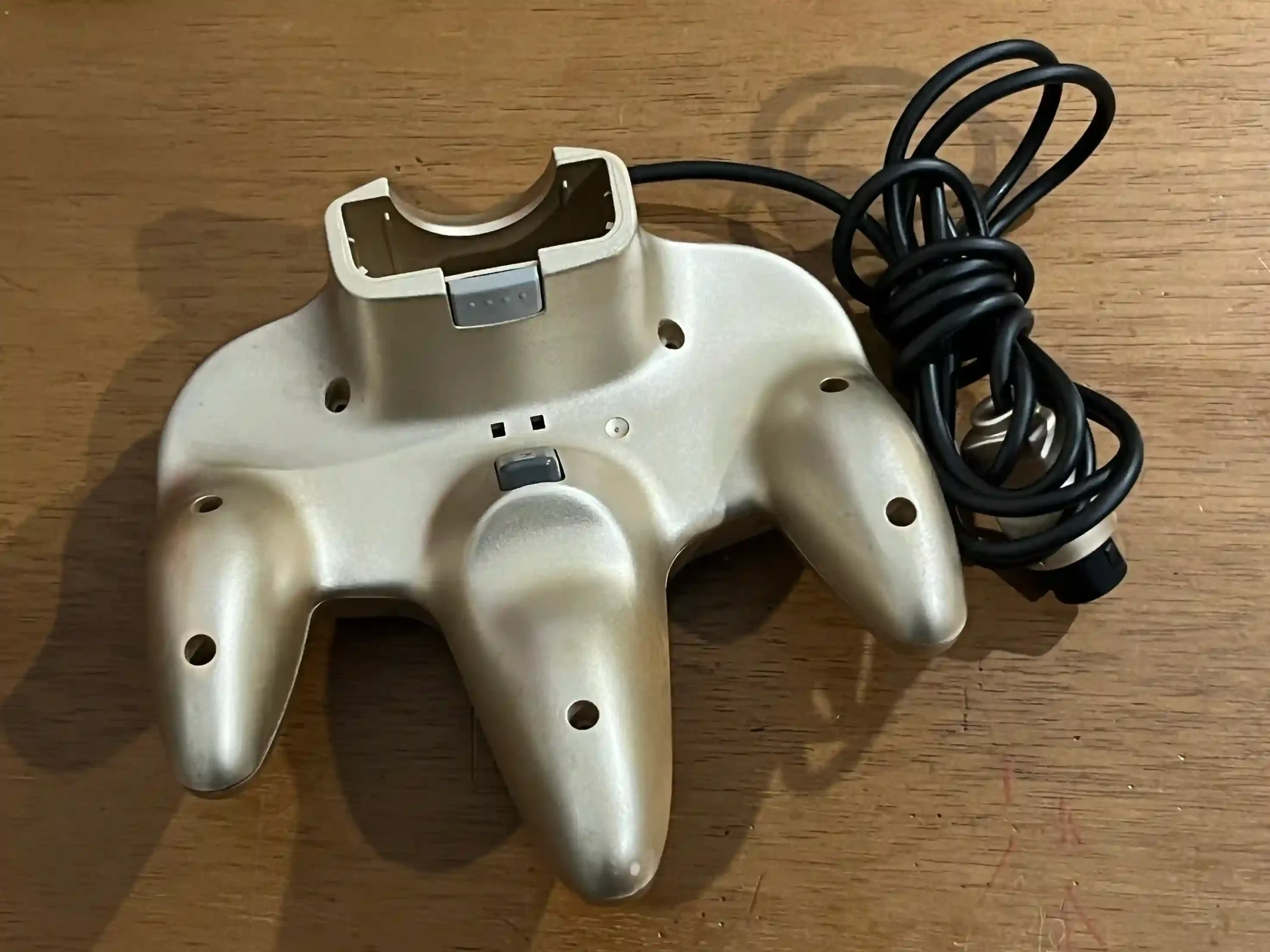 SA/ Felipe Faco /ORIGINAL CONTRO. N64 GOLD😍178,00 SEGUIDOS DE 19,00