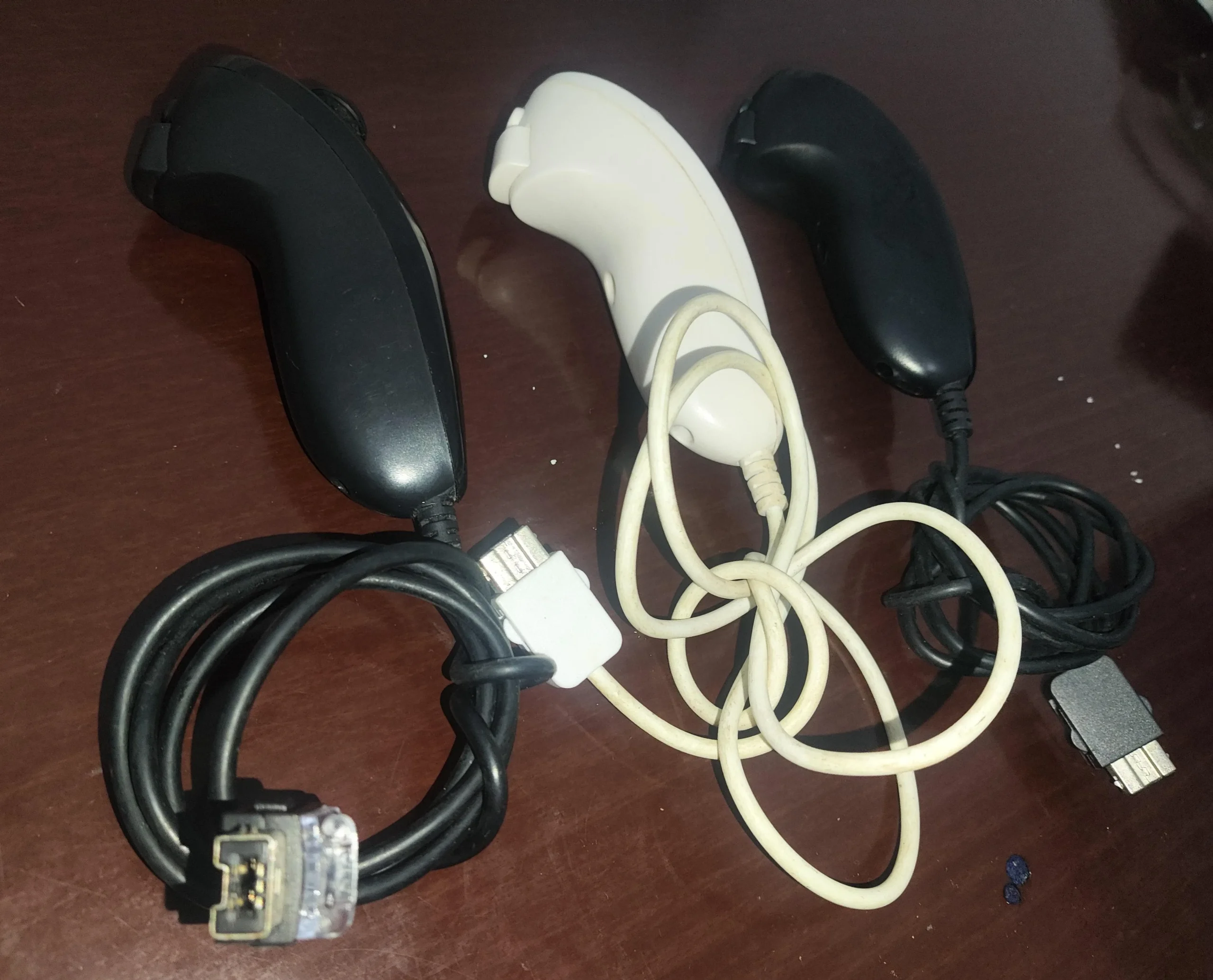 KF/ 3 NUNCHUKS NINTENDO WII😲58,00 SEGUIDOS DE 5,00🥳