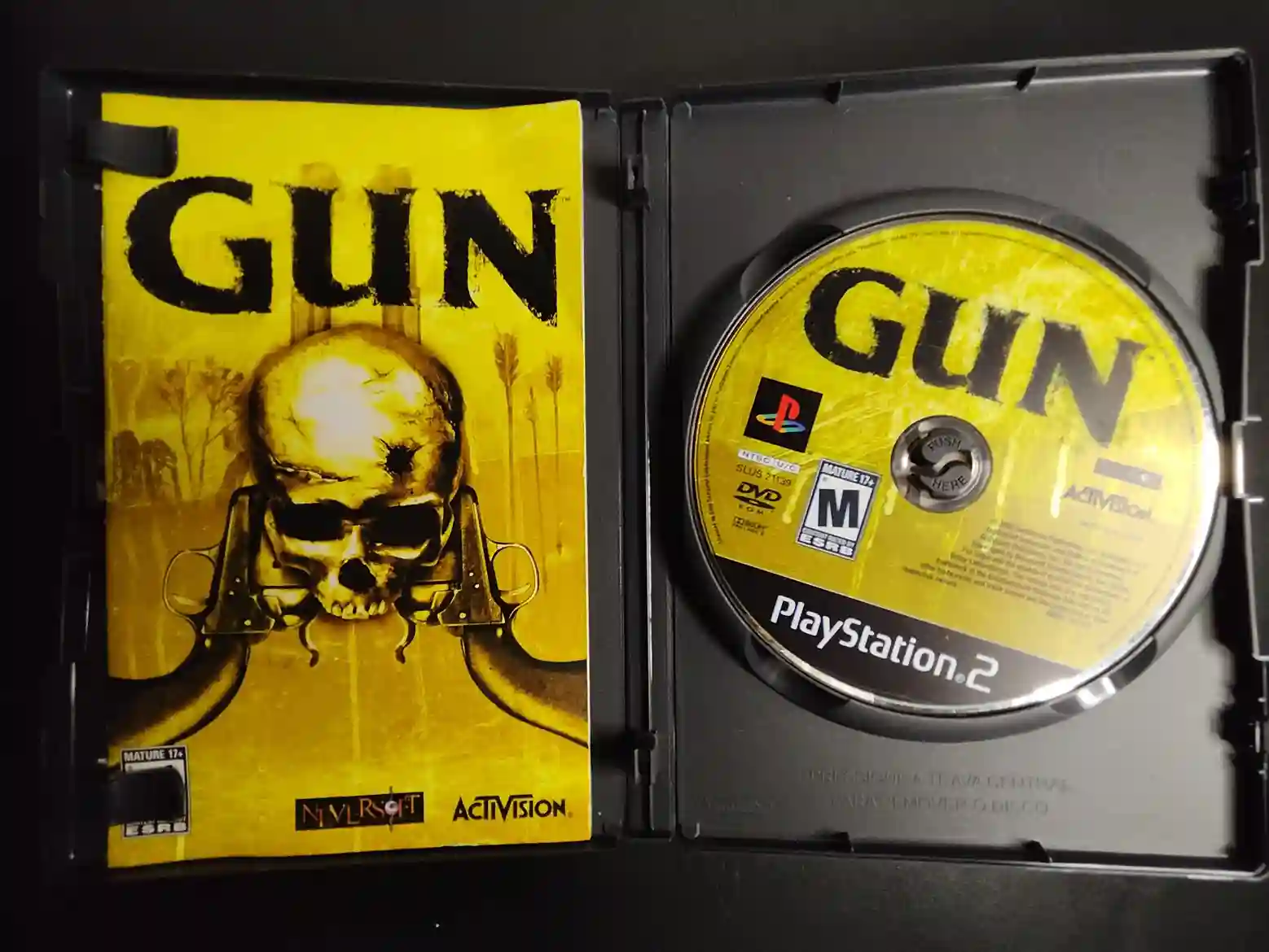 KF/ GUN ORIGINAL DE PS2 149,00 SEGUIDOS DE 7,00