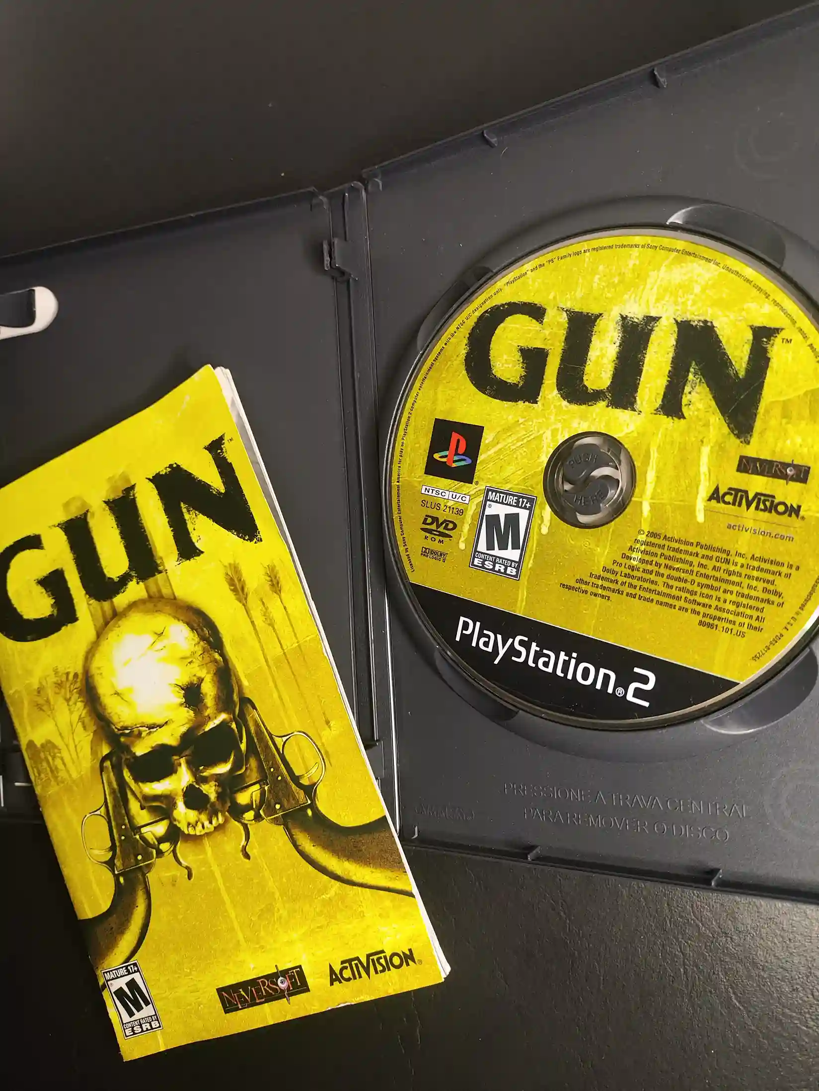 KF/ GUN ORIGINAL DE PS2 149,00 SEGUIDOS DE 7,00