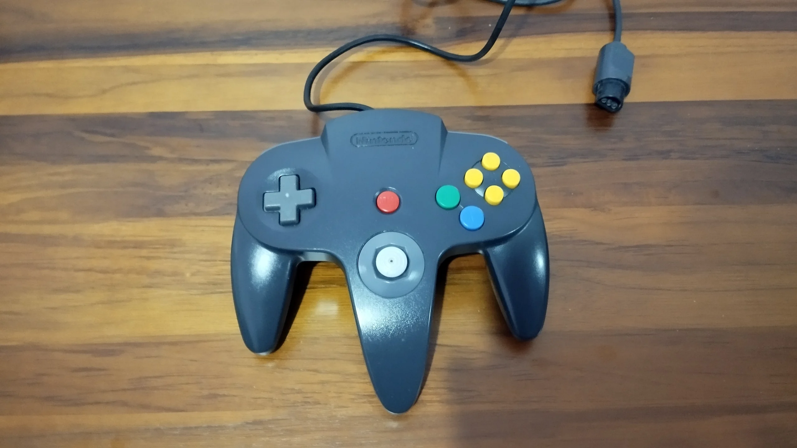 SA/ CONTROLE N64 PRETO 🕹️75,00 SEGUIDOS DE 15,00