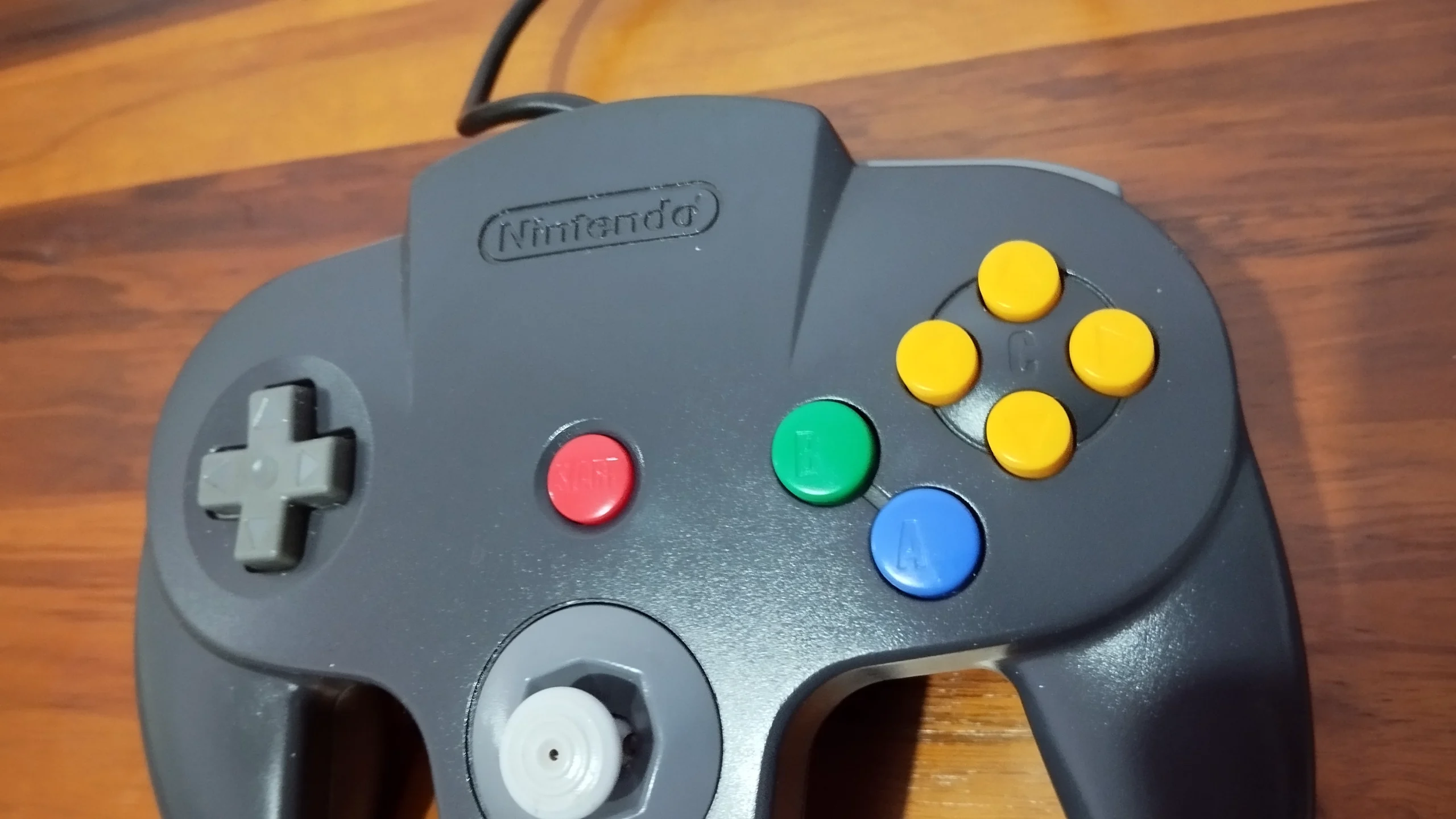 SA/ CONTROLE N64 PRETO 🕹️75,00 SEGUIDOS DE 15,00