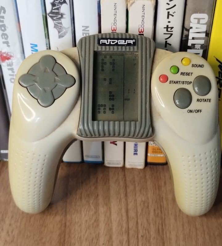 FH/ Rider Tetris Handheld 29,00 SEGUIDOS DE 5,00
