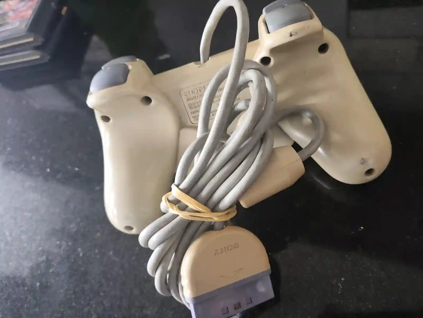 WA/ Geimison /ORIGINAL CONTROLE PS1♨️53,00 SEGUIDOS DE 9,00