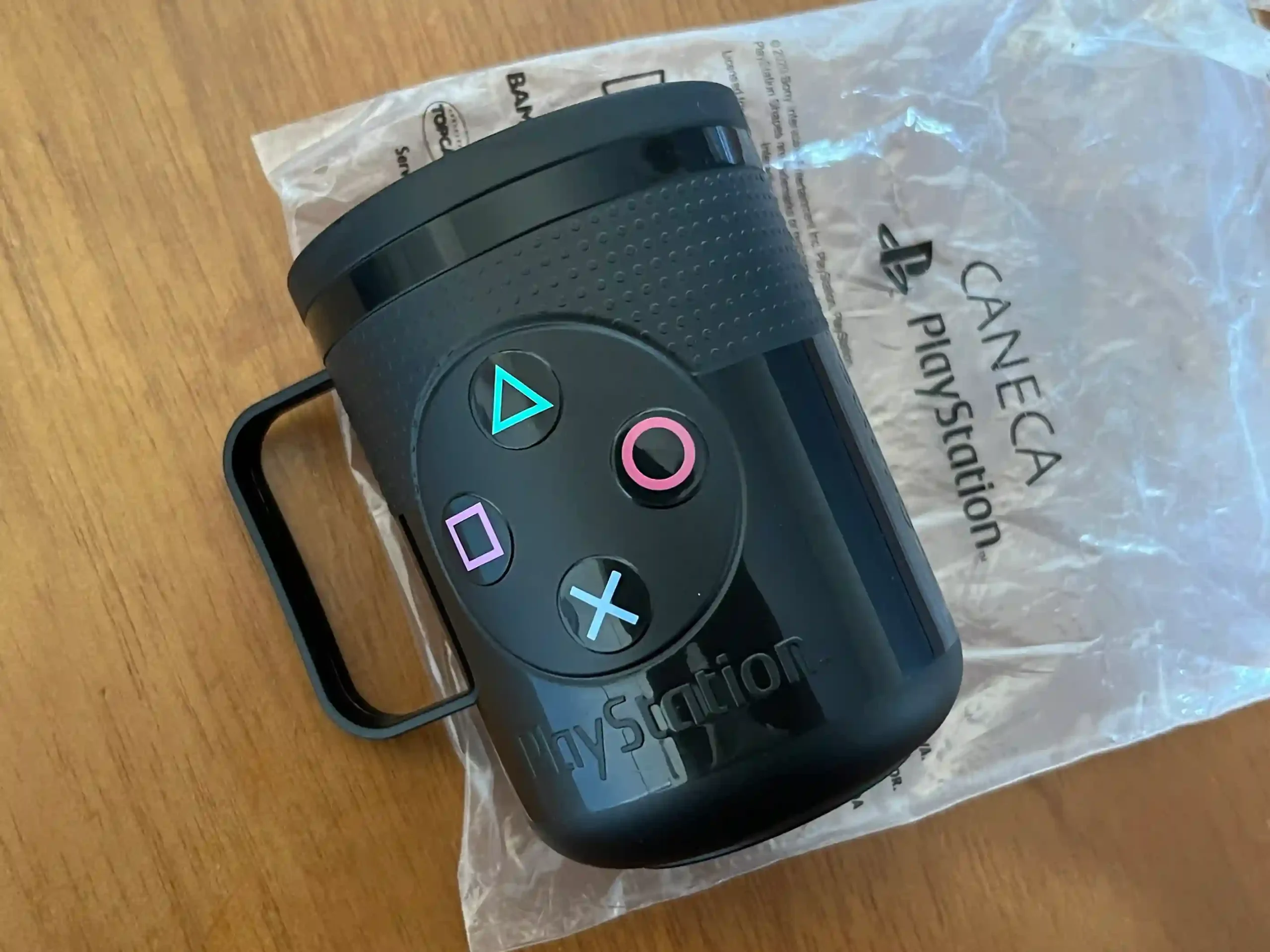 AS/ Paula /CANECA PLAYSTATION😍37,00 SEGUIDOS DE 5,00🚨