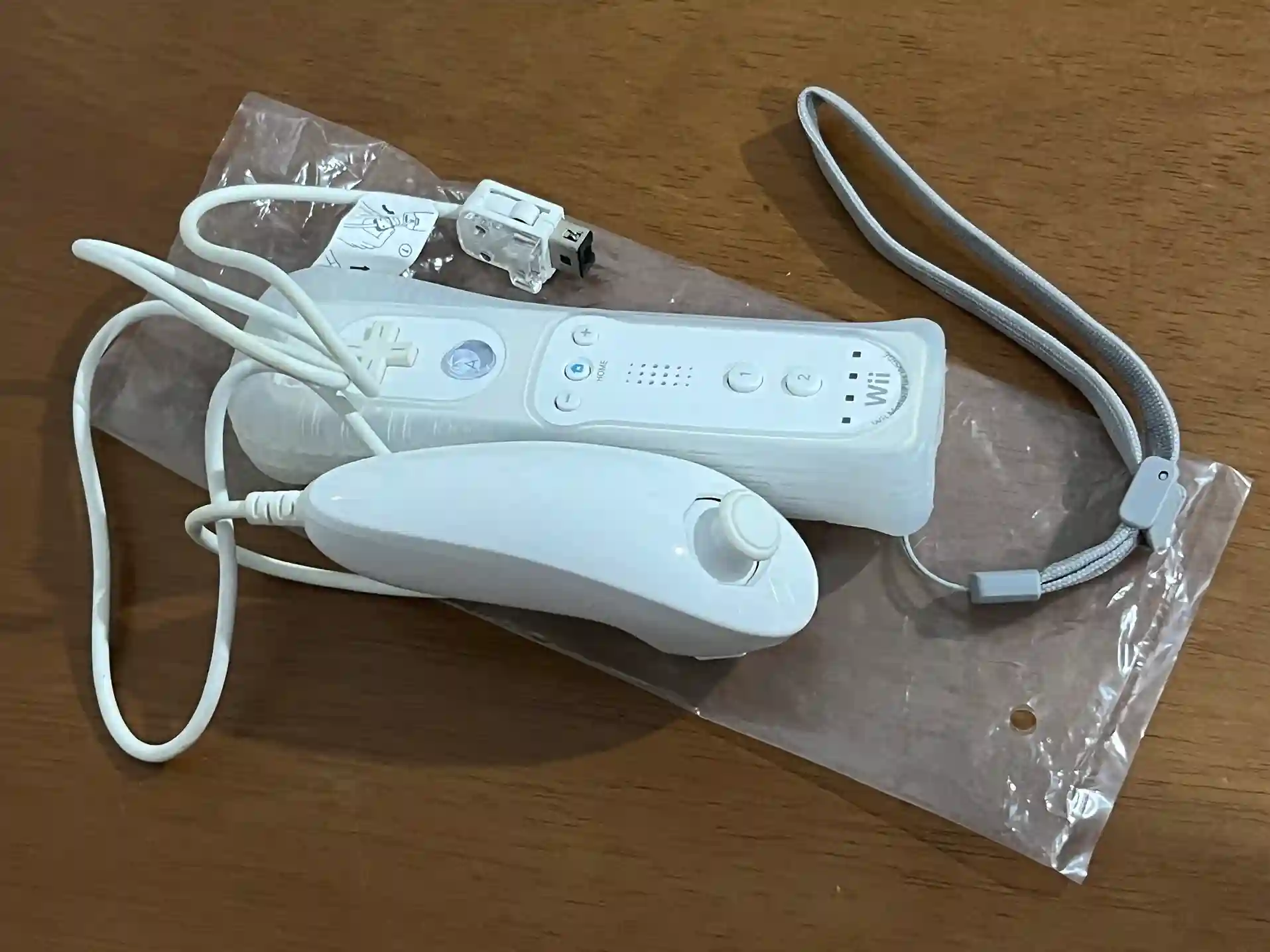 RB/ Lucas88 /ORIGINAIS! CONTROLES WII♨️57,00 SEGUIDOS DE 6,00