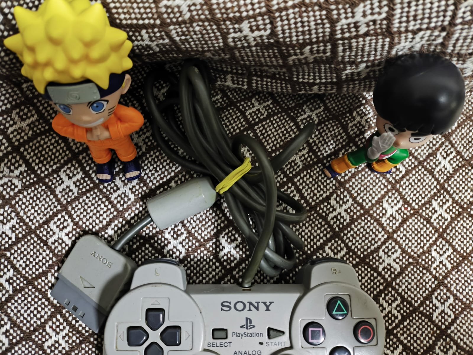 CB/ Geimison /CONTROLE ORIGINAL PS1, 67,00 SEGUIDOS DE 9,00😍