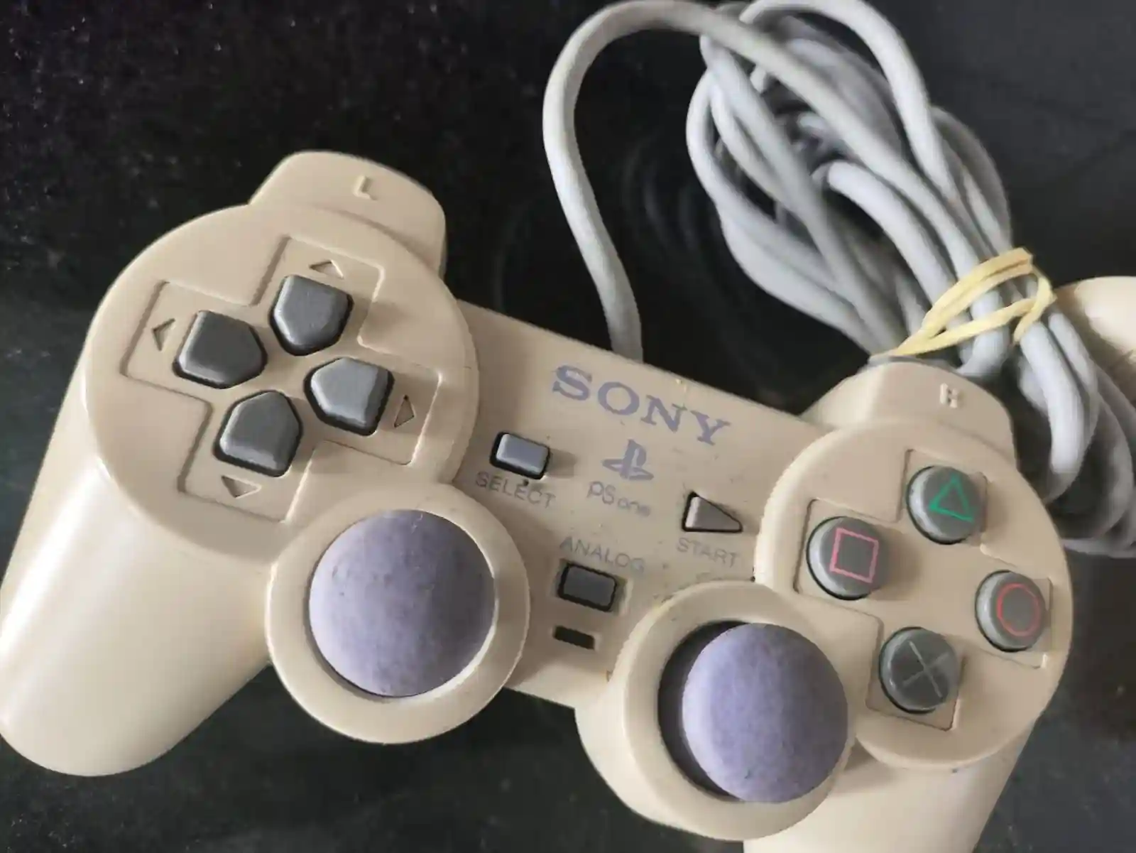 WA/ Geimison /ORIGINAL CONTROLE PS1♨️53,00 SEGUIDOS DE 9,00