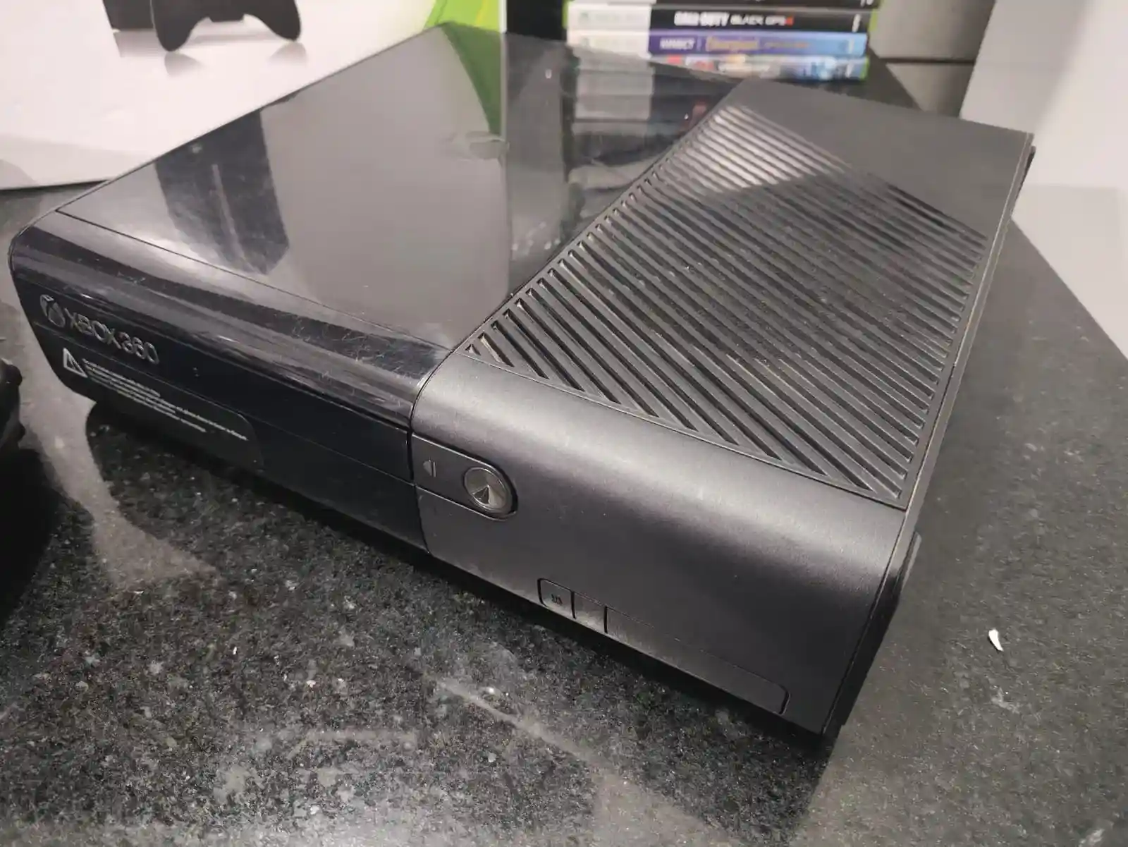 WA/ Gilsongz /LINDO XBOX 360 NA CAIXA😱197,00 SEGUIDOS DE 33,00♨️