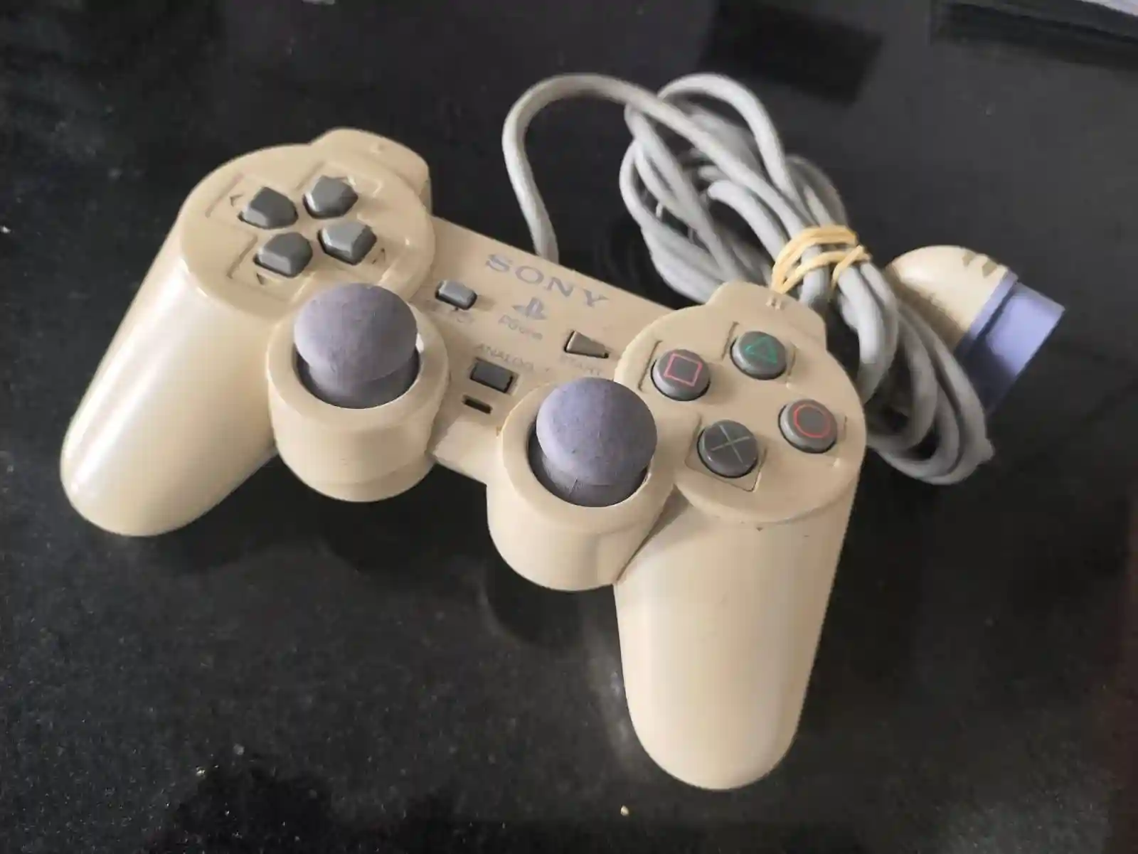 WA/ Geimison /ORIGINAL CONTROLE PS1♨️53,00 SEGUIDOS DE 9,00