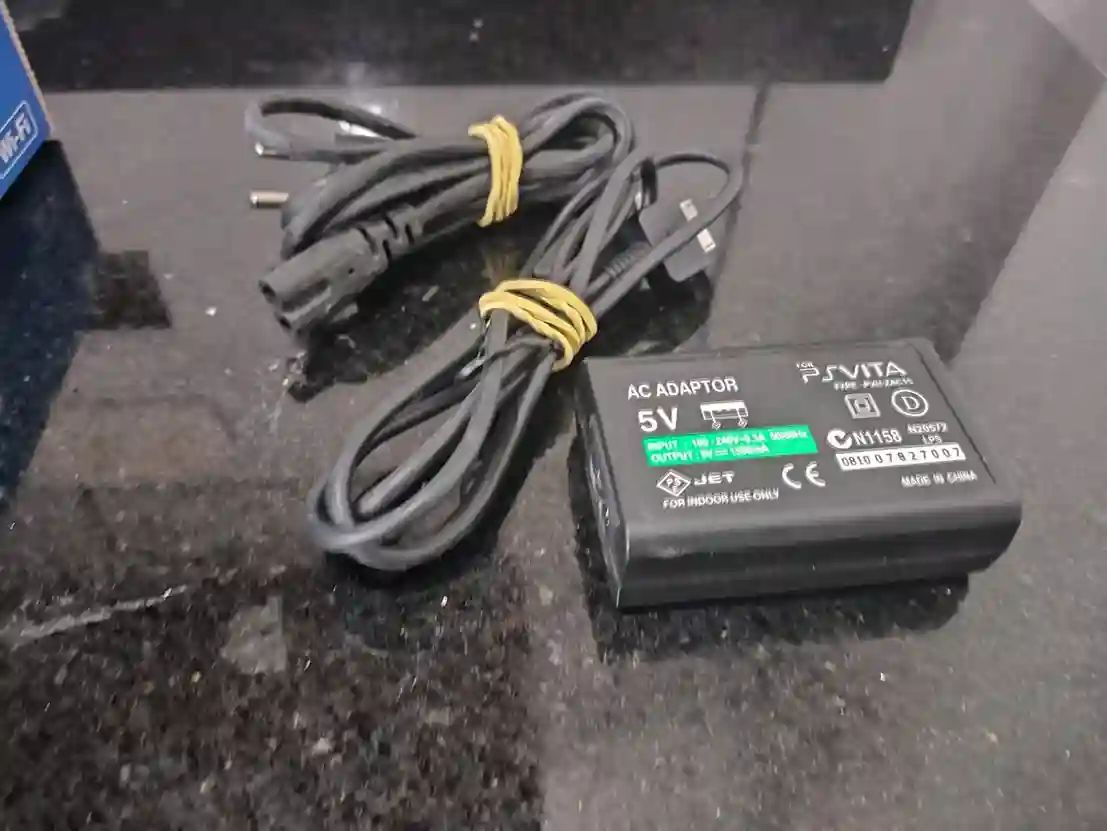 WA/ Gutaum /LINDO SONY PSVITA NA CAIXA😍♨️892,00 SEGUIDOS DE 27,00♨️