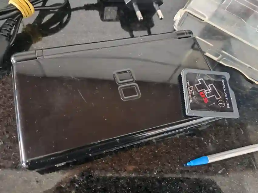 WA/ Evandro ferreira /LINDO NINTENDO BLACK DSLITE😍97,00 SEGUIDOS DE 25,00