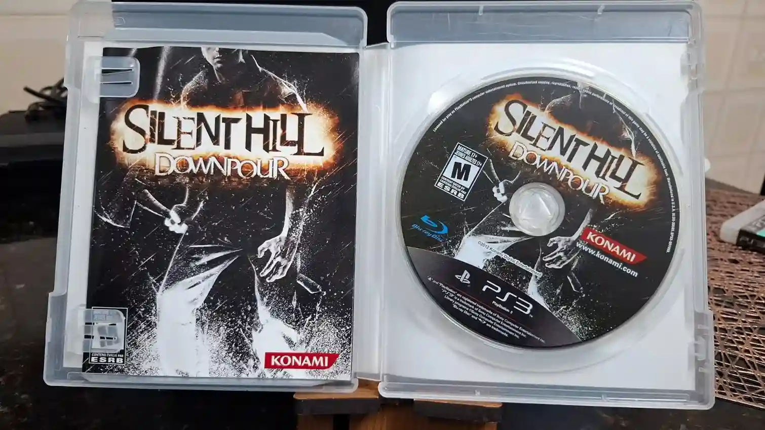 RT/ Paula /SILENT HILL💀PS3♨️43,00 SEGUIDOS DE 11,00
