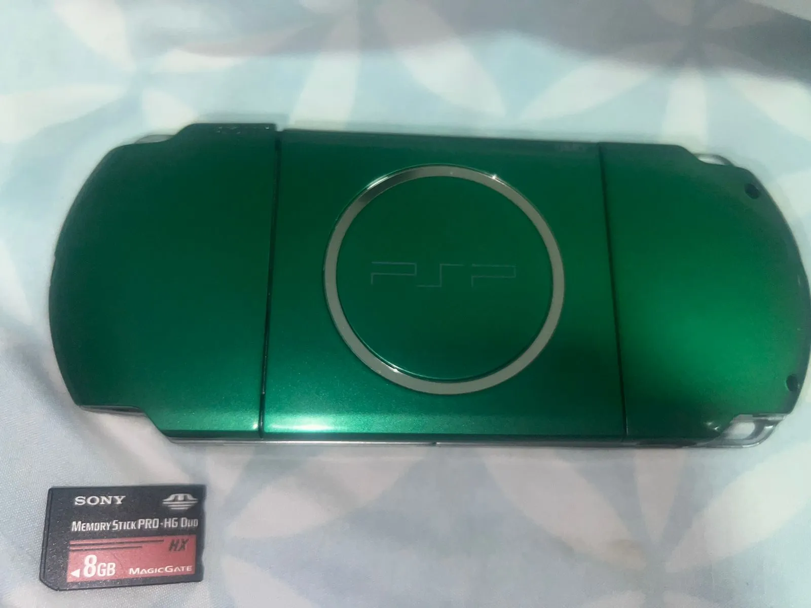 CB/ DavidM / 👊🏽 PSP SPIRITED GREEN, 447,00 SEGUIDOS DE 40,00😍
