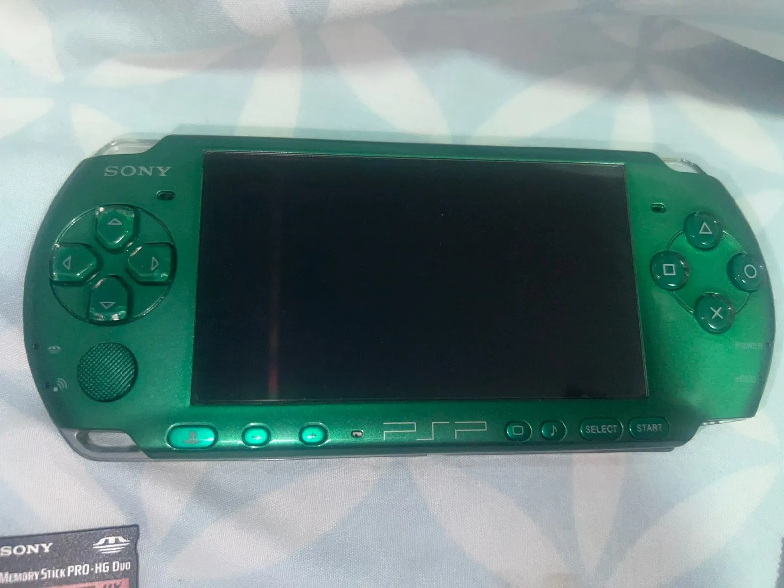 CB/ DavidM / 👊🏽 PSP SPIRITED GREEN, 447,00 SEGUIDOS DE 40,00😍