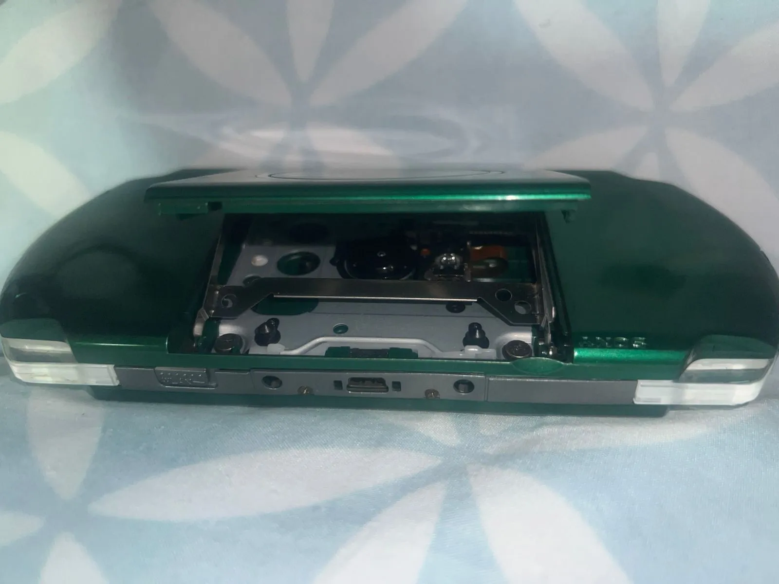 CB/ DavidM / 👊🏽 PSP SPIRITED GREEN, 447,00 SEGUIDOS DE 40,00😍