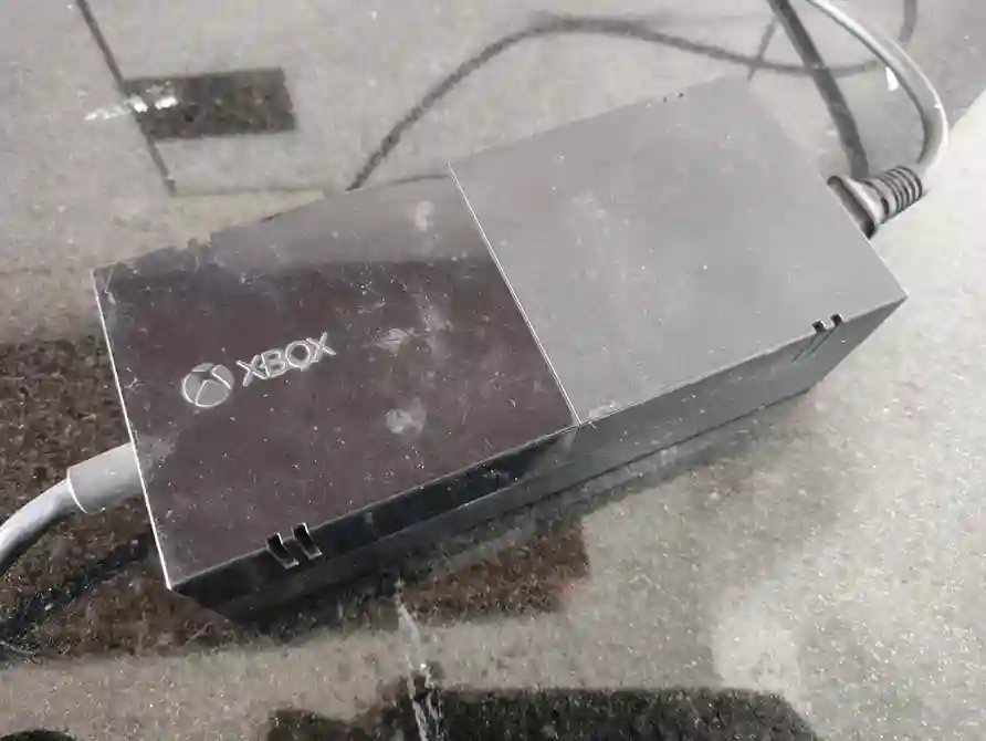 WA/ FONTE XBOX ONE♨️39,00 SEGUIDOS DE 9,00📦