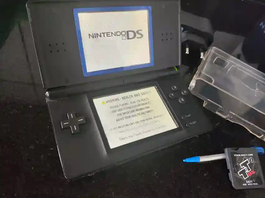 WA/ Evandro ferreira /LINDO NINTENDO BLACK DSLITE😍97,00 SEGUIDOS DE 25,00