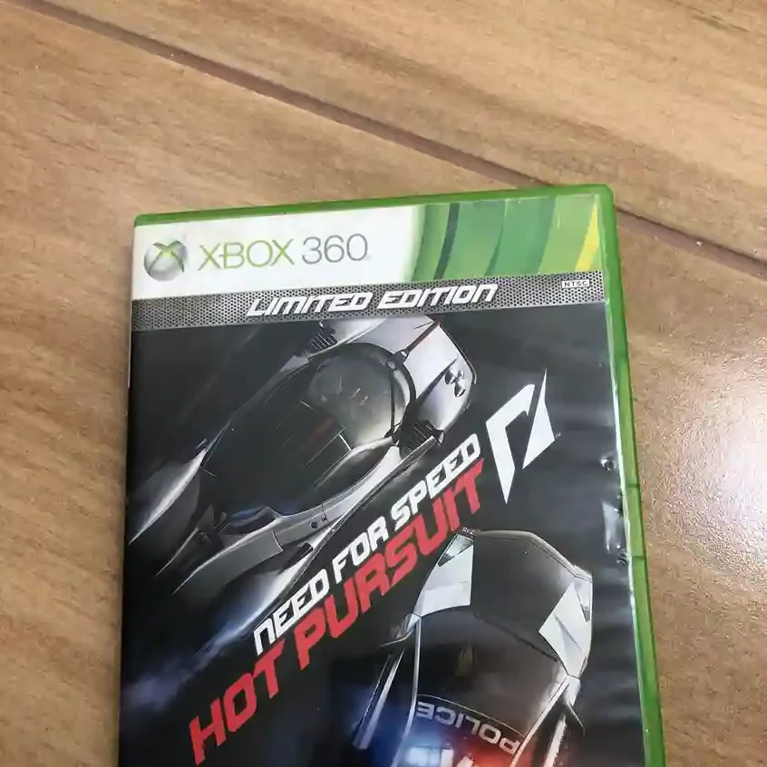 B9/ JOSE CILMAR / NEED FOR SPEED HOT PURSUIT XBOX 360 💣 47,00 SEGUIDOS DE 9,00