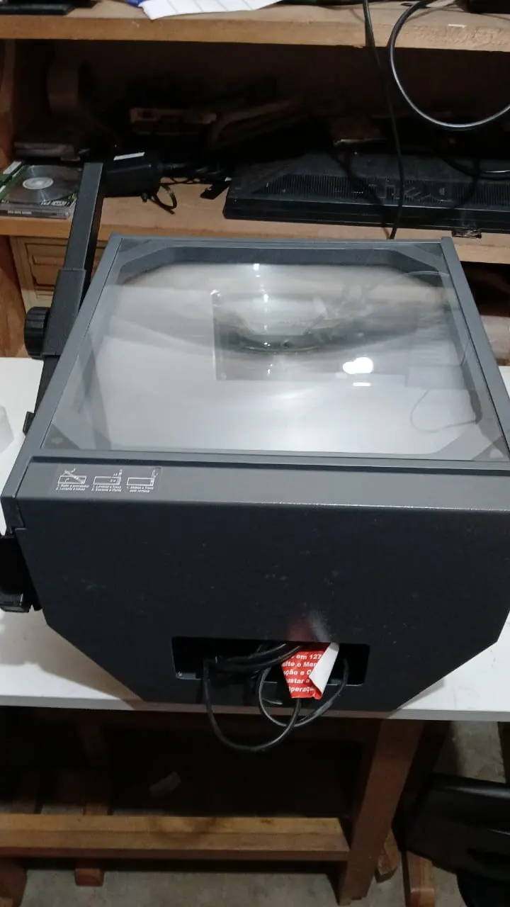 CL/ 😱PROJETOR RETRO🥳 188,00 SEGUIDOS 9,00😲