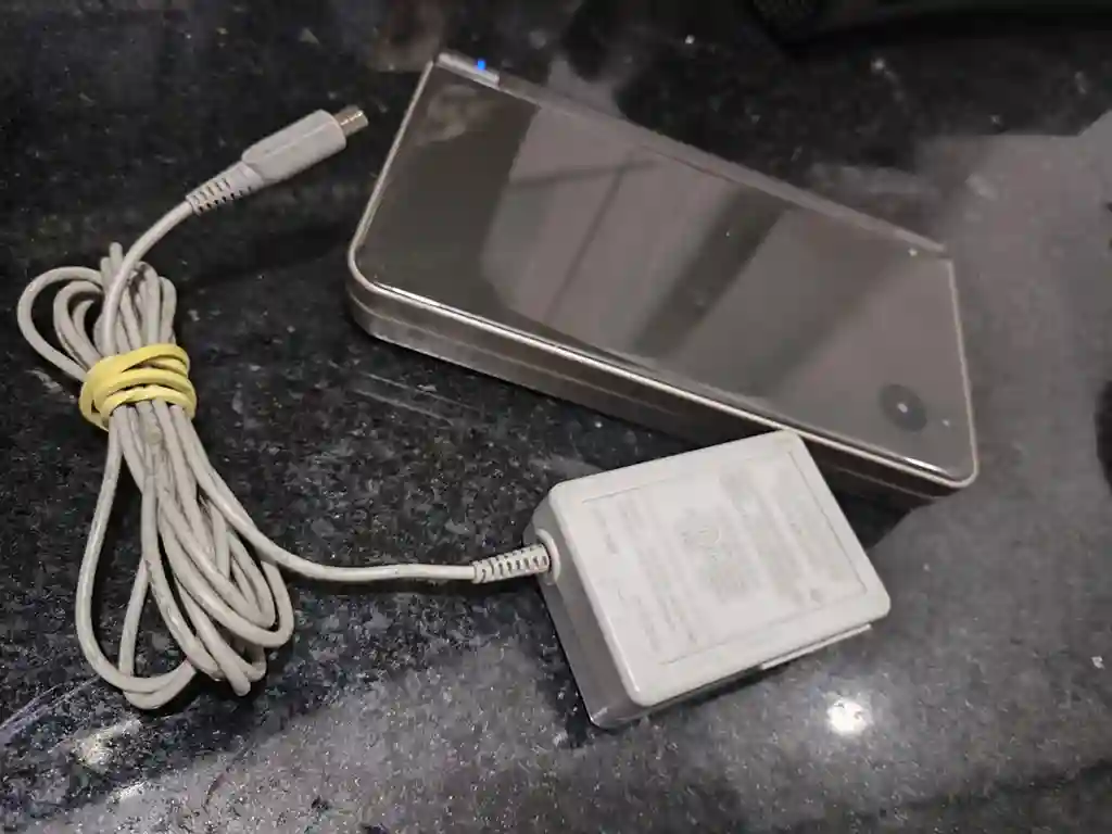 WA/ Jose Cilmar /NINTENDO DSiXL😯177,00 SEGUIDOS DE 23,00👊🏽