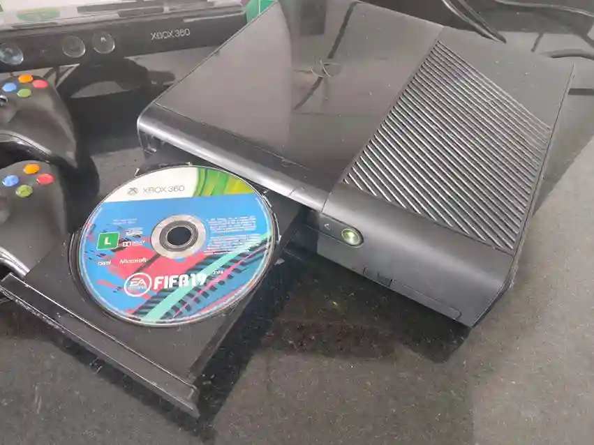 CB/ Christian /XBOX 360+JOGOS👊🏽📺197,00 SEGUIDOS DE 30,00♨️👽