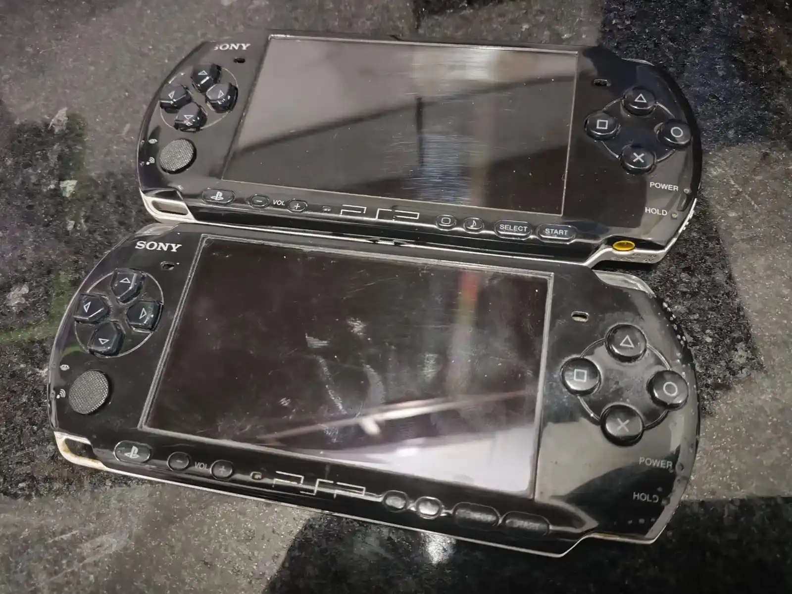 WA/ Gutaum /LOTE SONY PSP♨️98,00 SEGUIDOS DE 9,00👊🏽