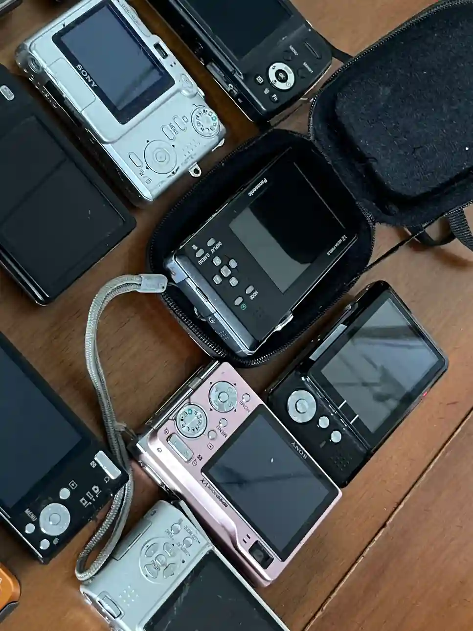 F2/ Jessy /LOTE CAMERAS RETRO😍129,00 SEGUIDOS DE 9,00