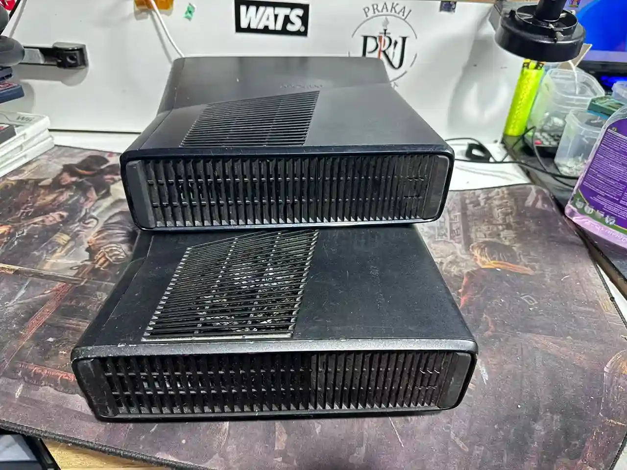 RL/ 2 XBOX 360 PARA RETIRADA DE PEÇAS 50,00 SEGUIDOS DE 5,00