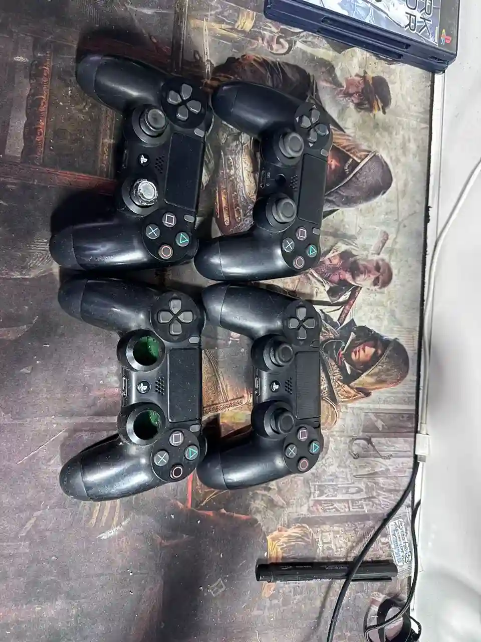 RL/ Matheus fortes /4 CONTROLES PS4 NO ESTADO 43,00 SEGUIDOS DE 6,00