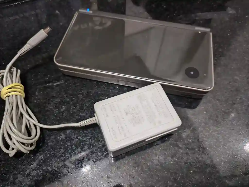 WA/ Jose Cilmar /NINTENDO DSiXL😯177,00 SEGUIDOS DE 23,00👊🏽