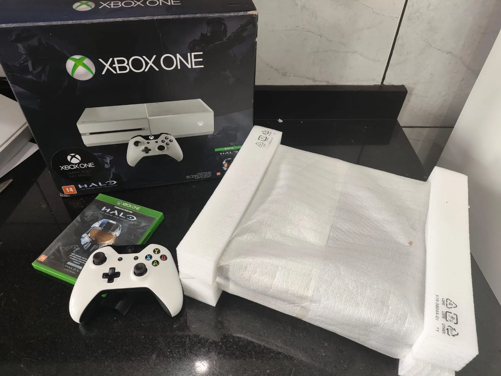 WA/ Paula /XBOX ONE HALO EDITION😲 878,00 SEGUIDOS DE 37,00