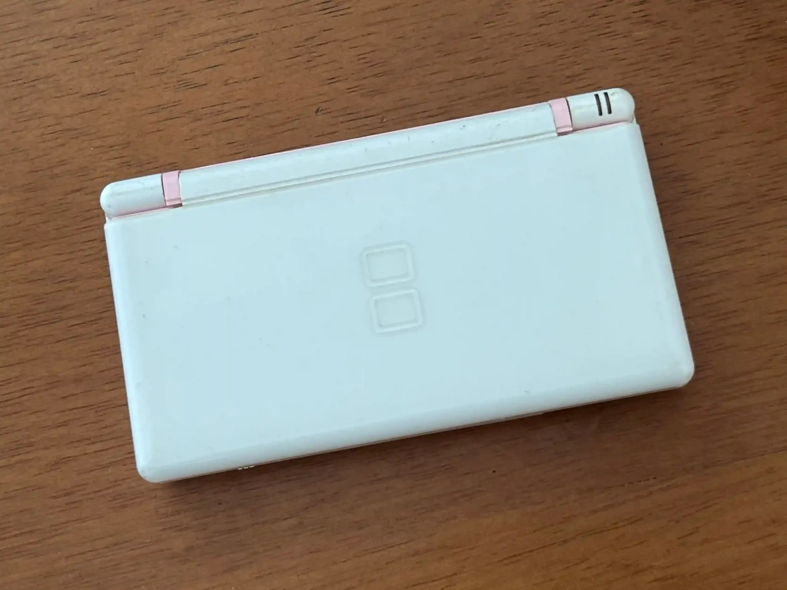 CX/ Alexandre Peres / NINTENDO DSi lLITE 😍 77,00 seguidos de 20,00