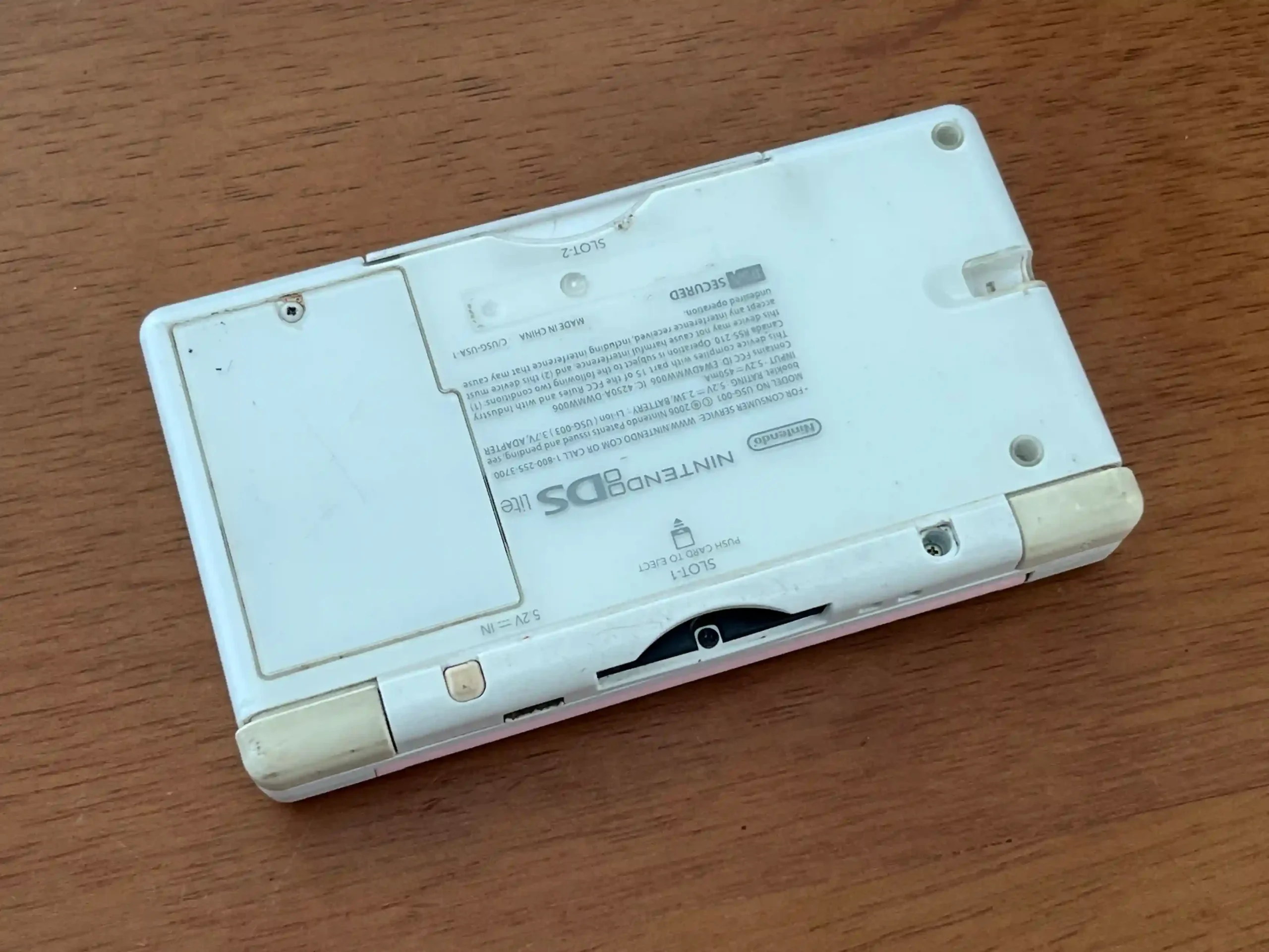 CX/ Alexandre Peres / NINTENDO DSi lLITE 😍 77,00 seguidos de 20,00