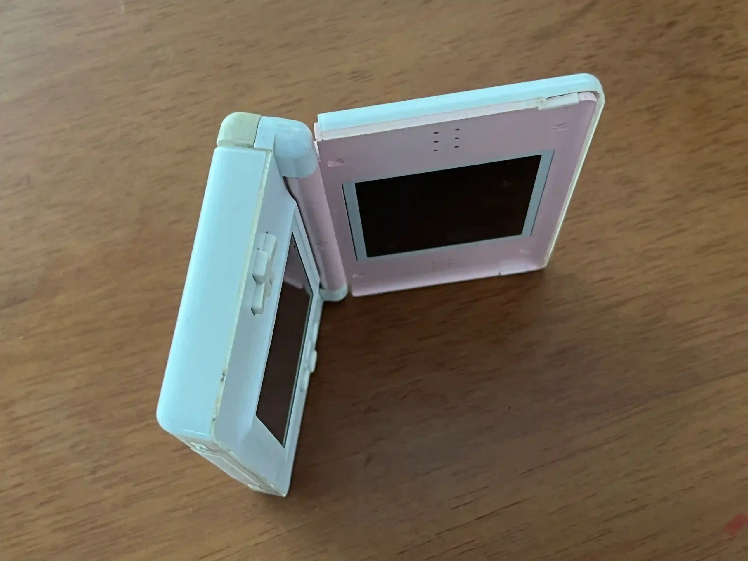 CX/ Alexandre Peres / NINTENDO DSi lLITE 😍 77,00 seguidos de 20,00