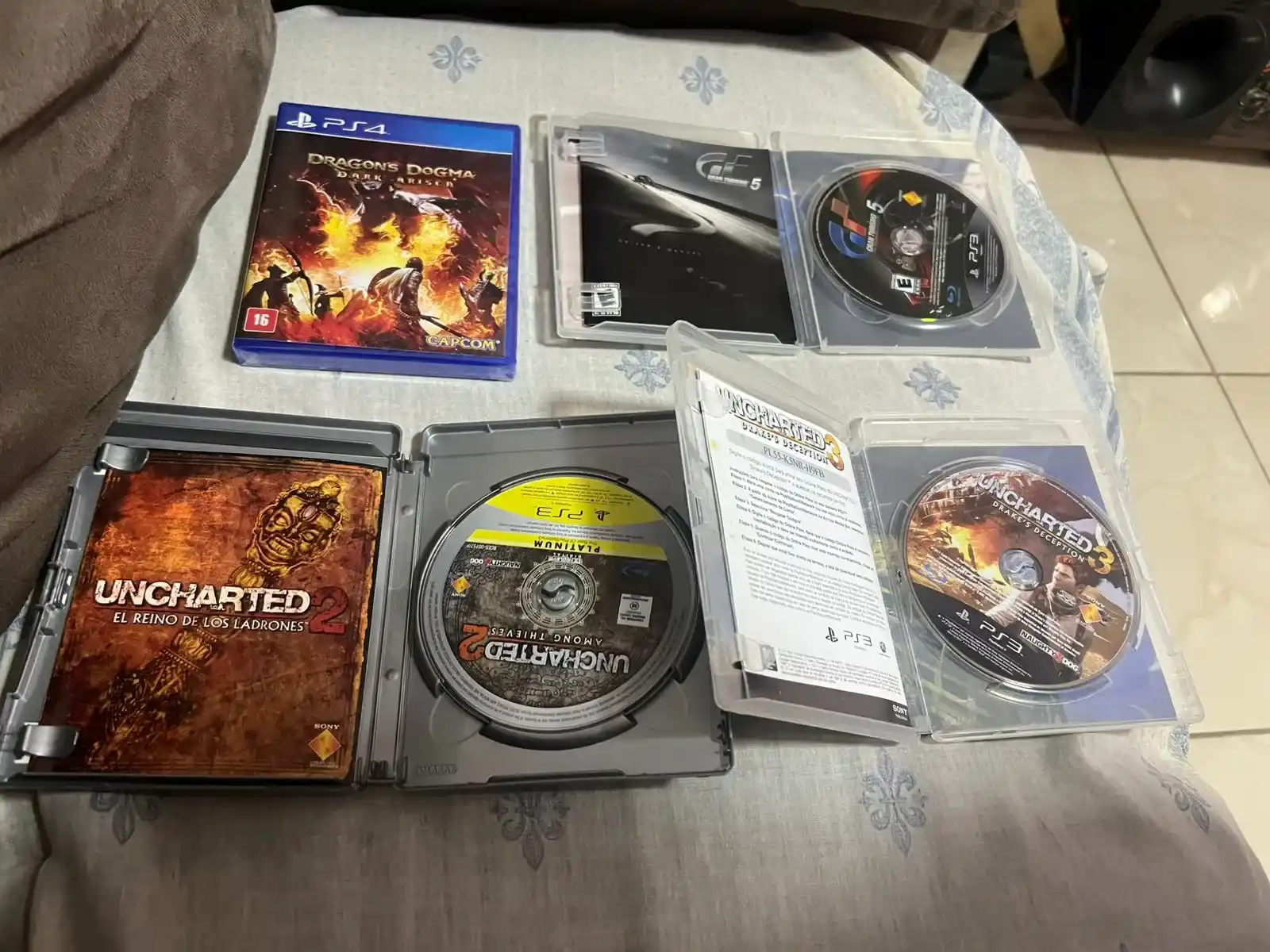 CB/  JOGOS PS3 E PS4,118 SEGUIDOS DE 9,00😍