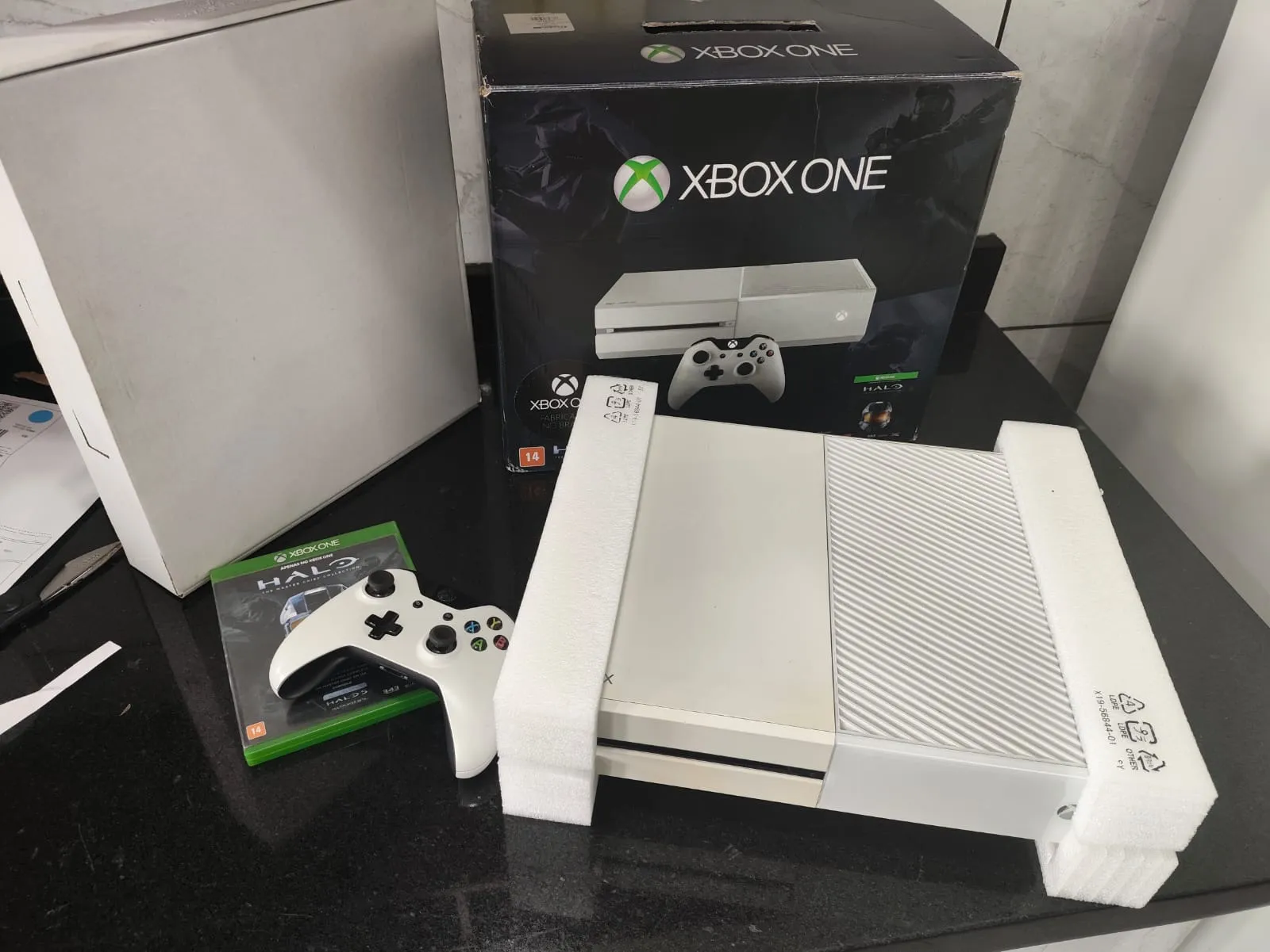 WA/ Paula /XBOX ONE HALO EDITION😲 878,00 SEGUIDOS DE 37,00