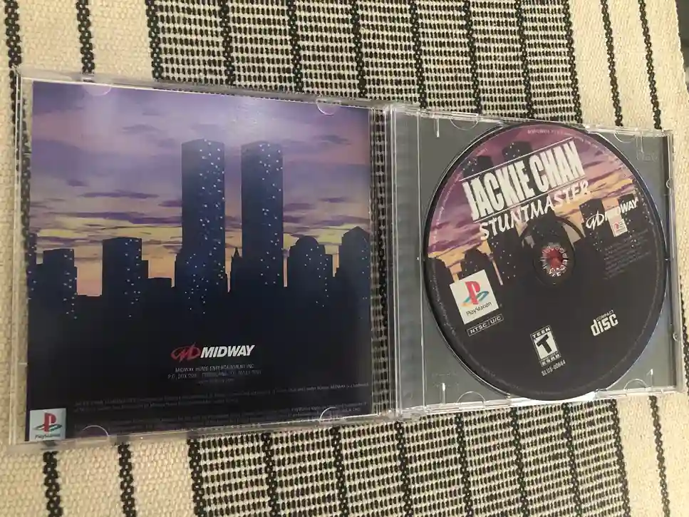 B9/TIAGO CASTILHOS/ JACKIE CHAN PLAYSTATION 1 💣 14,00 SEGUIDOS DE 5,00