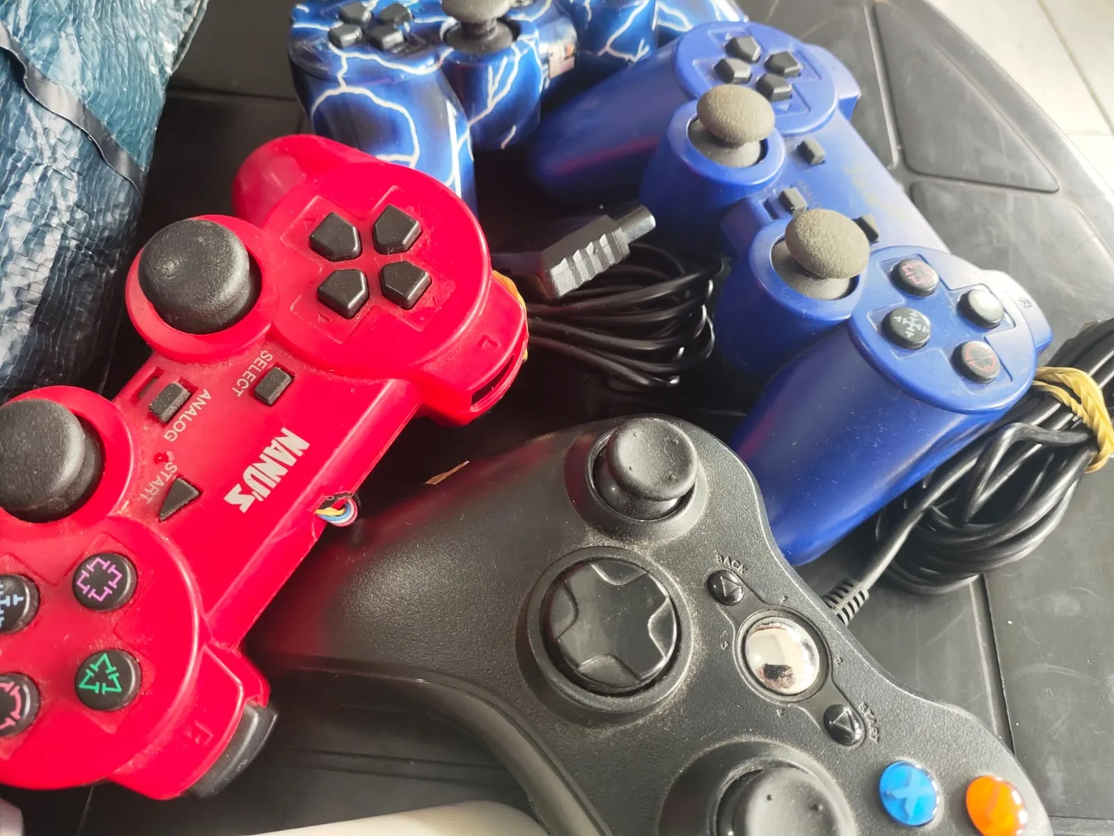 WA/ SUPER LOTE DE 40 CONTROLES! 137,00 SEGUIDOS DE 12,00