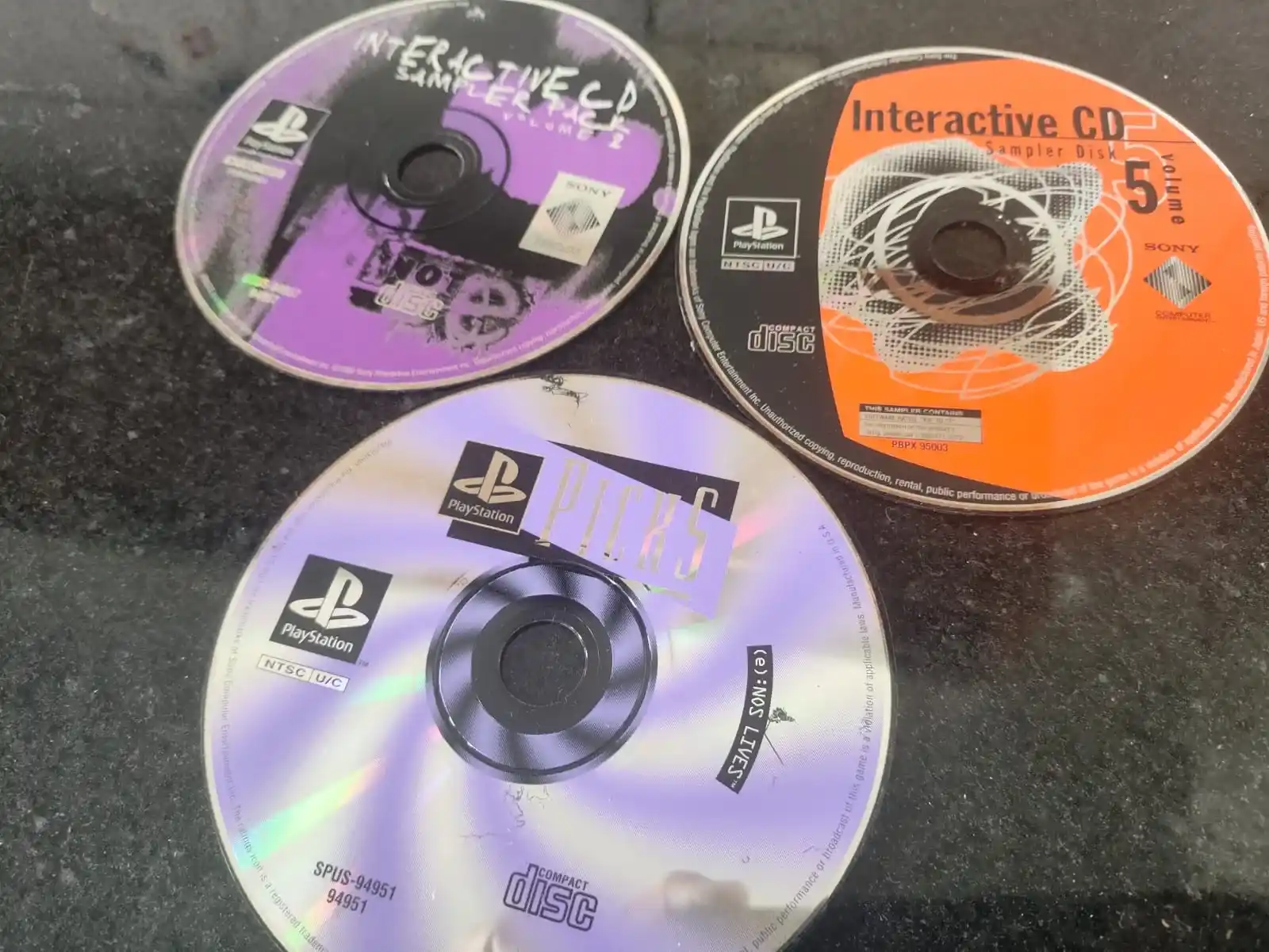 WA/ 3 ORIGINAIS PARA PS1!   77,00 SEGUIDOS DE 9,00
