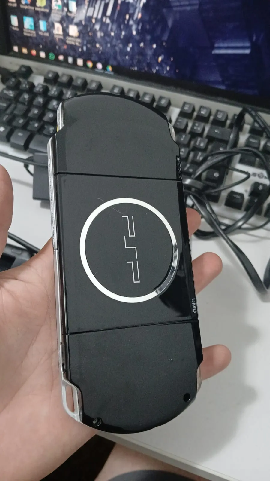 CL/ SONY PSP  LINDO 300,00 SEGUIDOS 28,00