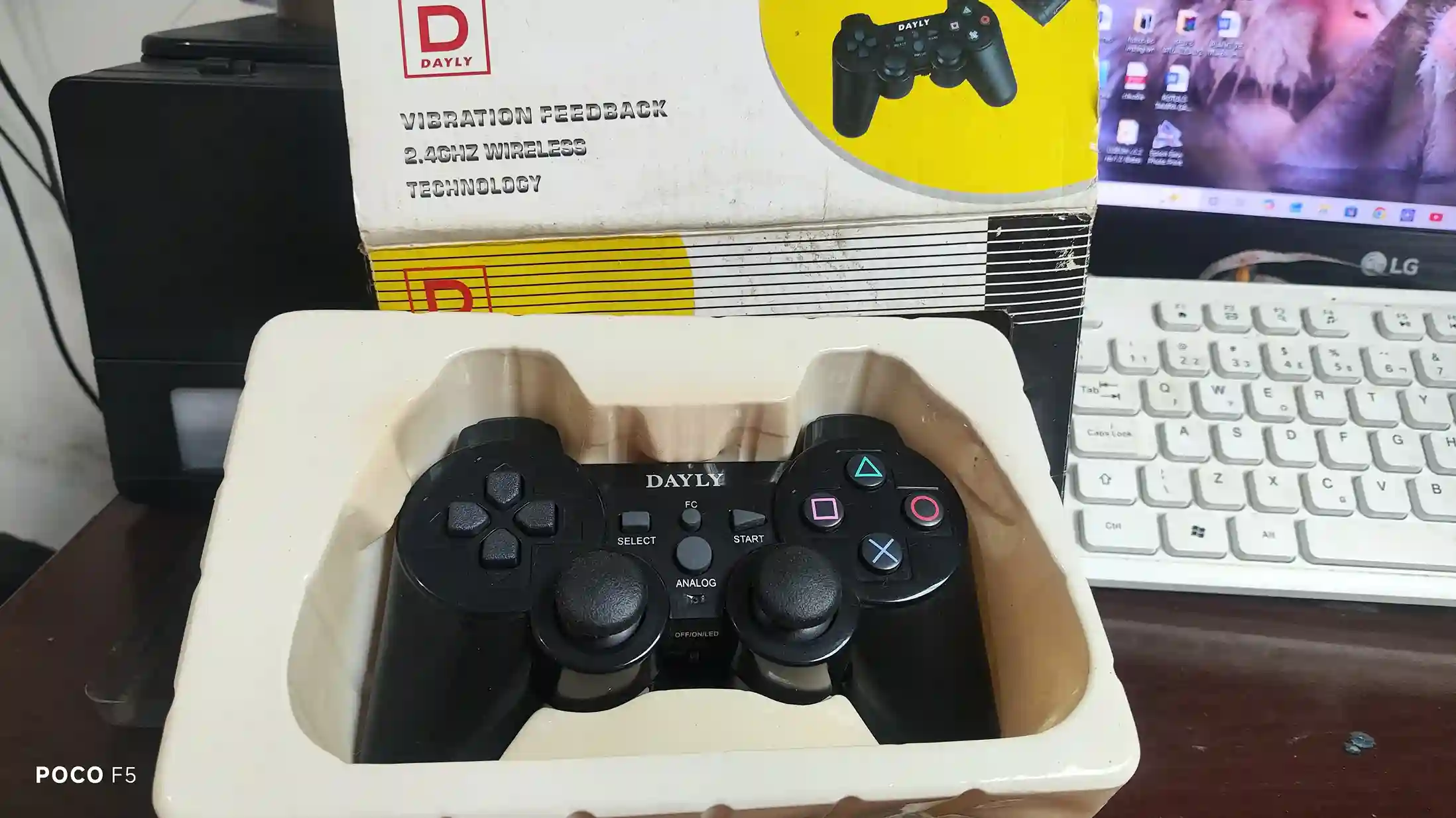 KF/ CONTROLE S/FIO PS2 25,00 SEGUIDOS DE 6,00