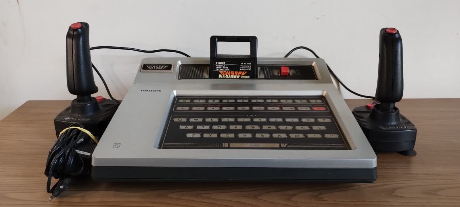 FH/ kevogames / RARIDADE Philips Odyssey² 179,00 SEGUIDOS DE 10,00