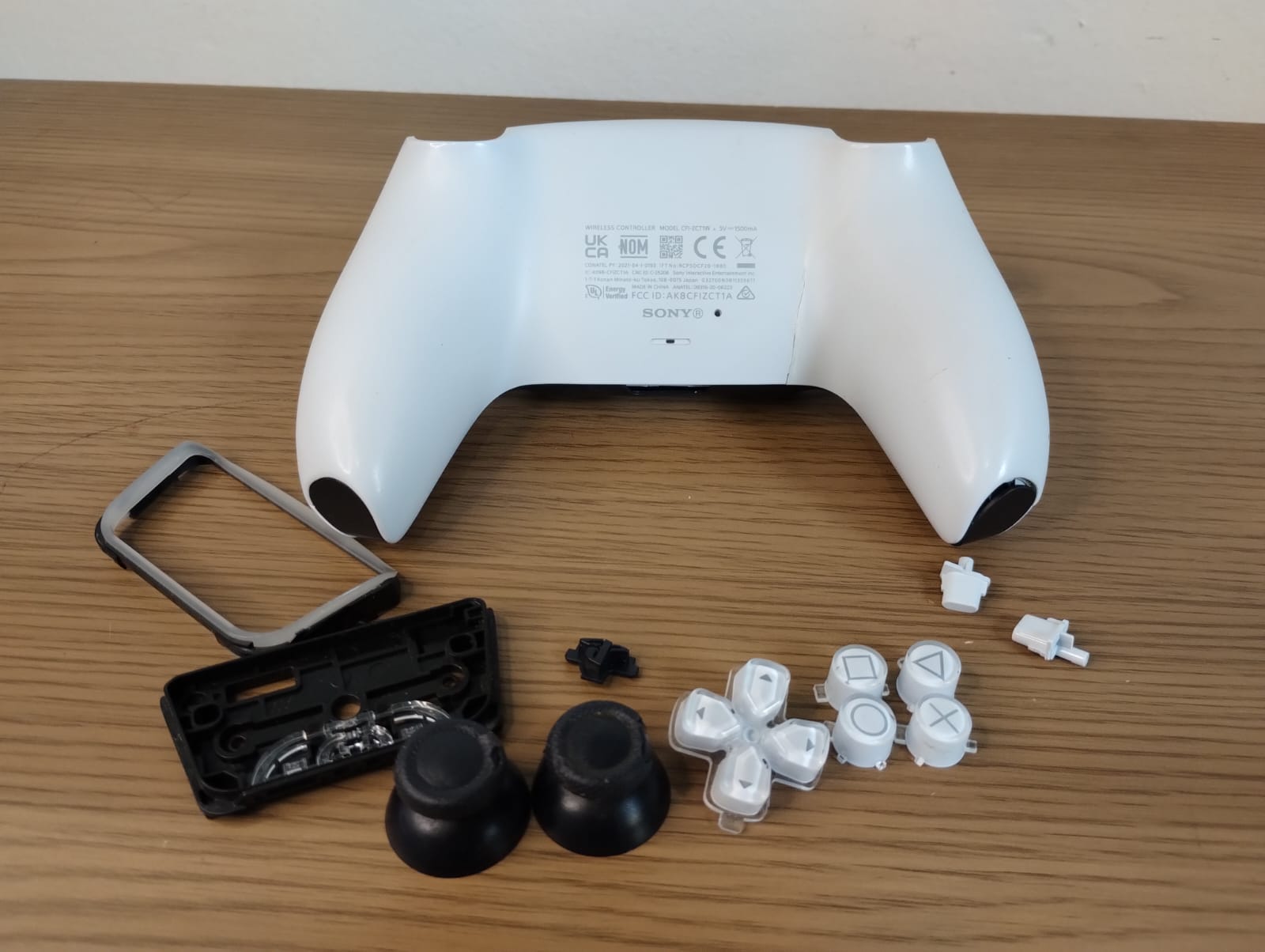 FH/ Leandro / ORIGINAL CARCAÇA CONTROLE PS5 10,00 SEGUIDOS DE 10,00